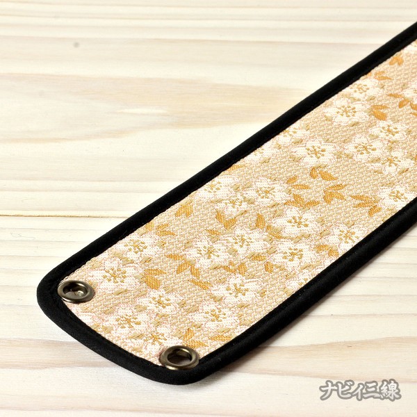 ティーガー金襴・小花白地2