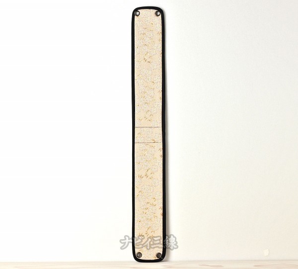 ティーガー金襴・小花白地3